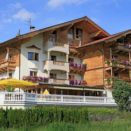 Landhotel Lechner Kirchberg in Tirol Bagian luar foto