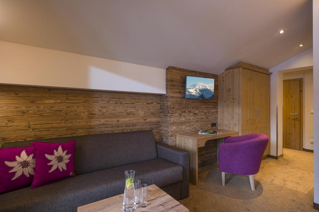 Landhotel Lechner Kirchberg in Tirol Bagian luar foto