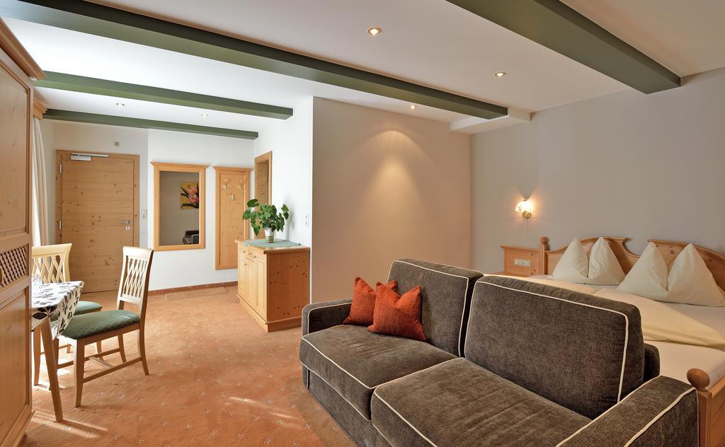 Landhotel Lechner Kirchberg in Tirol Bagian luar foto