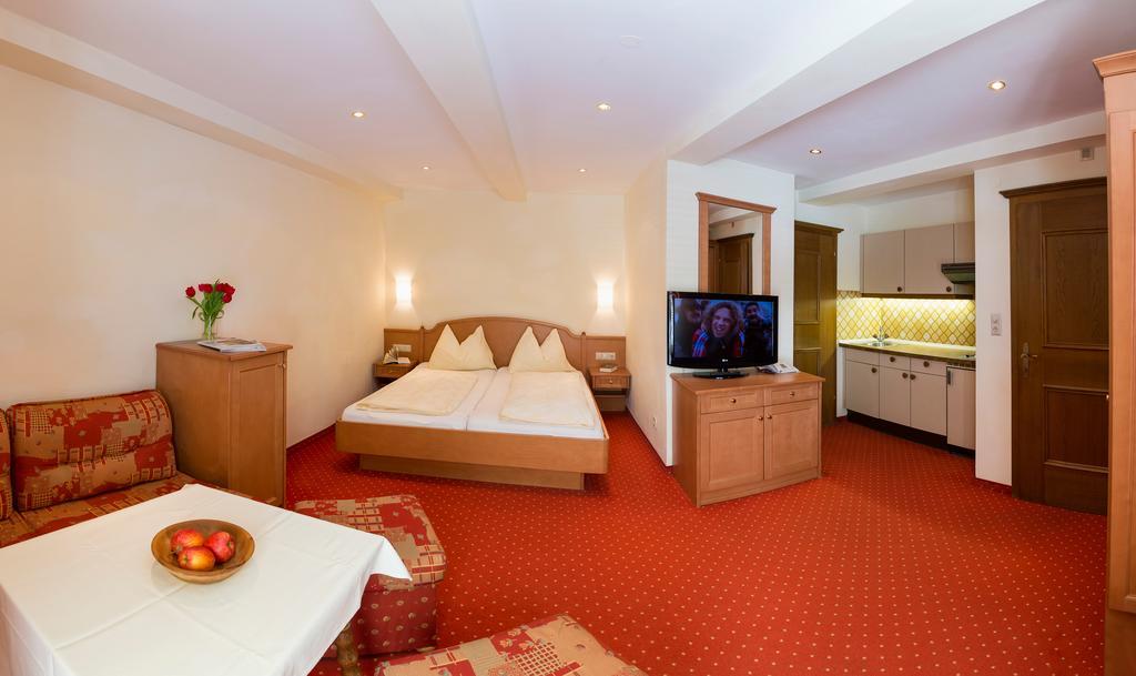 Landhotel Lechner Kirchberg in Tirol Bagian luar foto