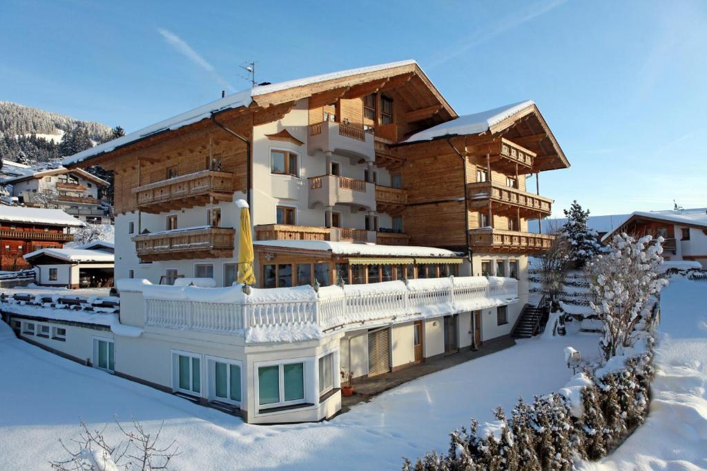 Landhotel Lechner Kirchberg in Tirol Bagian luar foto