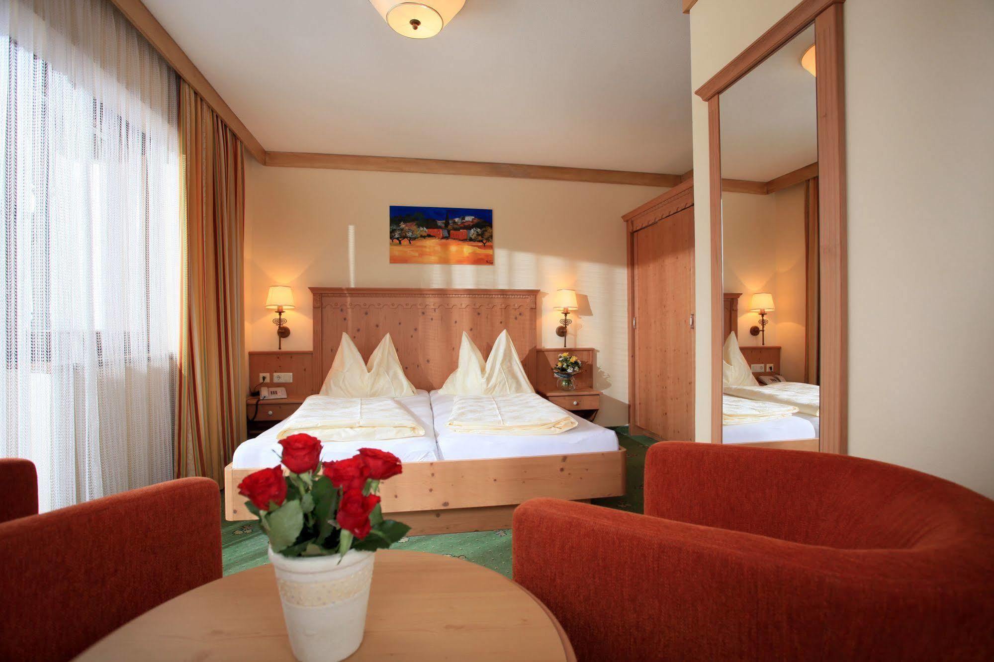 Landhotel Lechner Kirchberg in Tirol Bagian luar foto