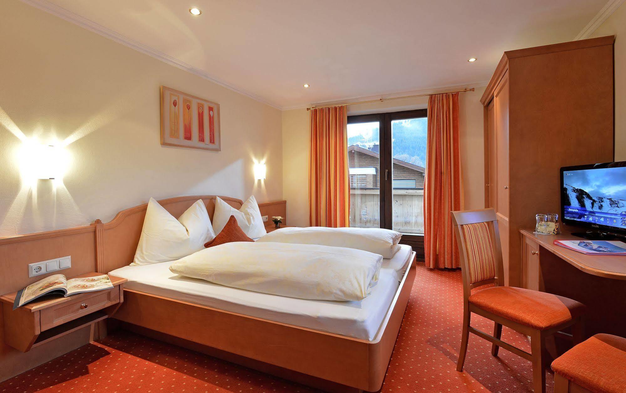 Landhotel Lechner Kirchberg in Tirol Bagian luar foto
